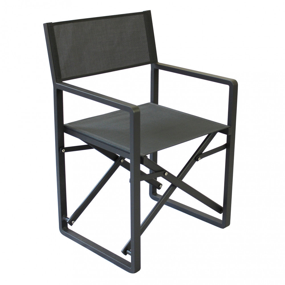 Poltrona Regista Larissa antracite in un ambiente esterno moderno.