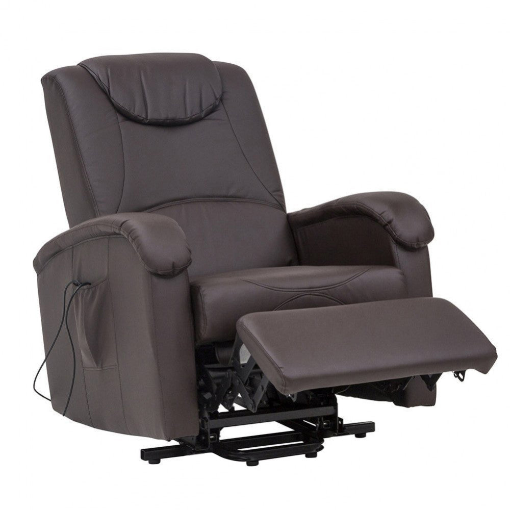 Poltrona elettrica marrone in posizione completamente reclinata con poggiapiedi sollevato