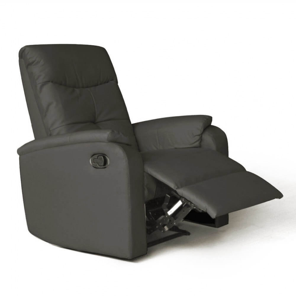 Poltrona relax grigia con meccanismo reclinabile attivato e poggiapiedi sollevato, pronta per offrire il massimo comfort.