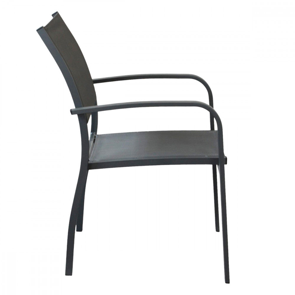 Profilo laterale della poltrona Savannah che mostra l'inclinazione ergonomica dello schienale.