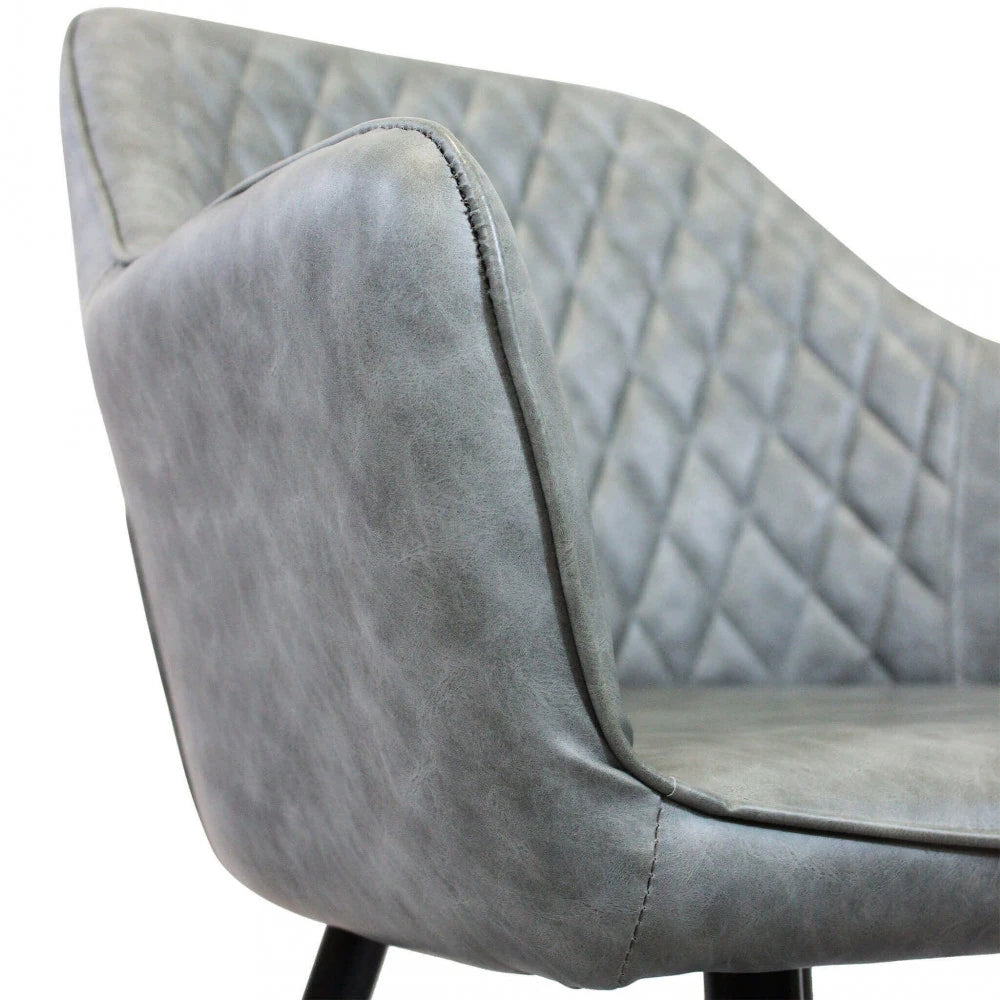 Poltrona Sindy Grigia: L'Equilibrio tra Stile e Morbidezza, panoramica frontale