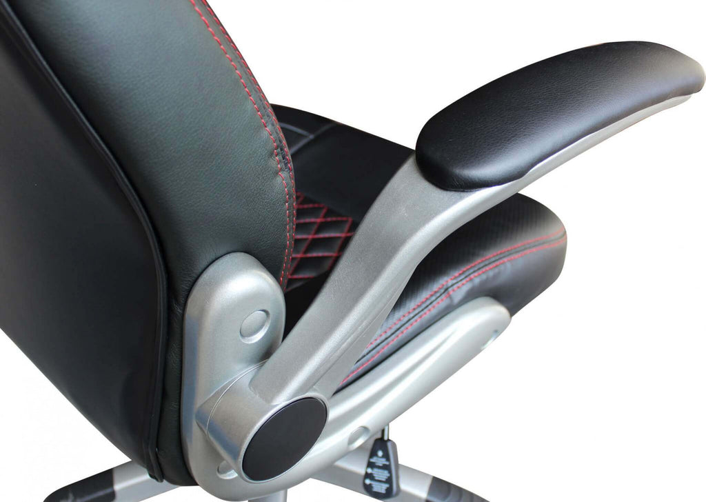 Dettaglio Bracciolo della poltrona da gaming cod nera ergonomica per ufficio e postazione pc