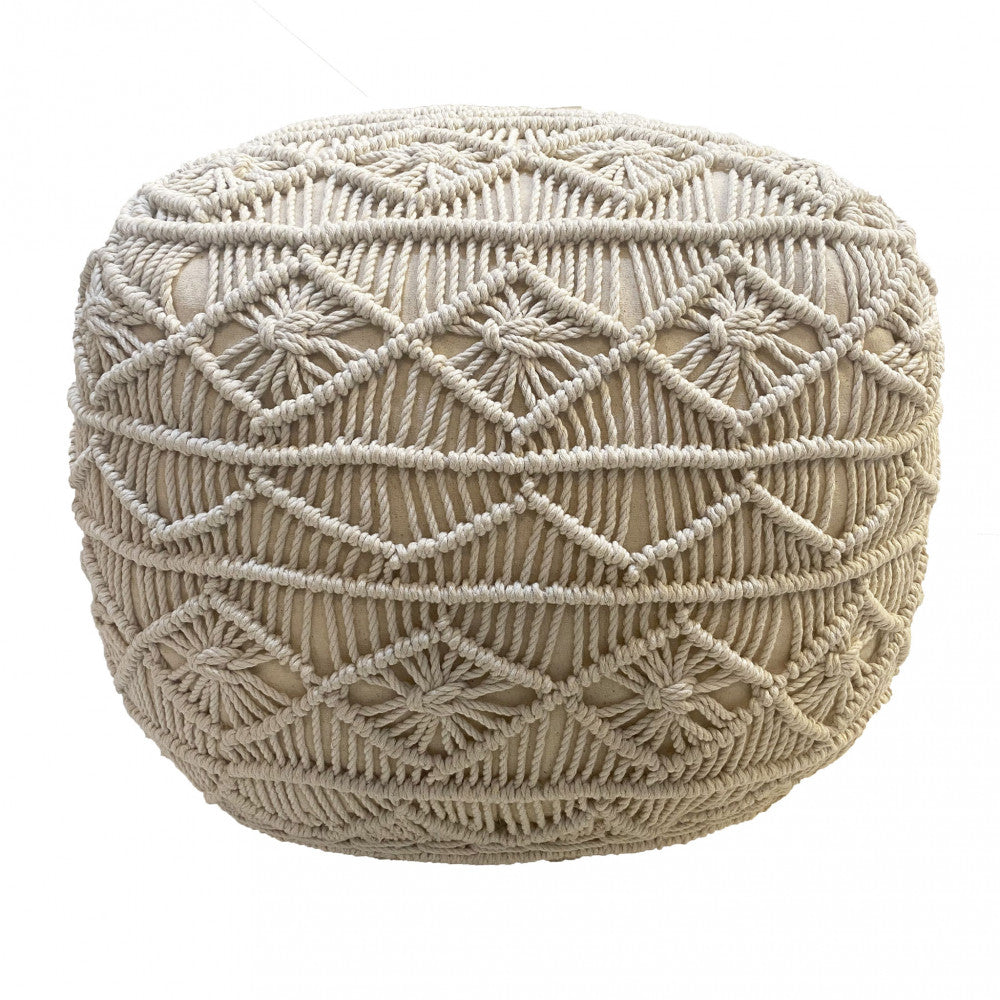 Pouf Bengasi isolato su sfondo bianco, che mostra la struttura fissa e il design circolare in cotone.