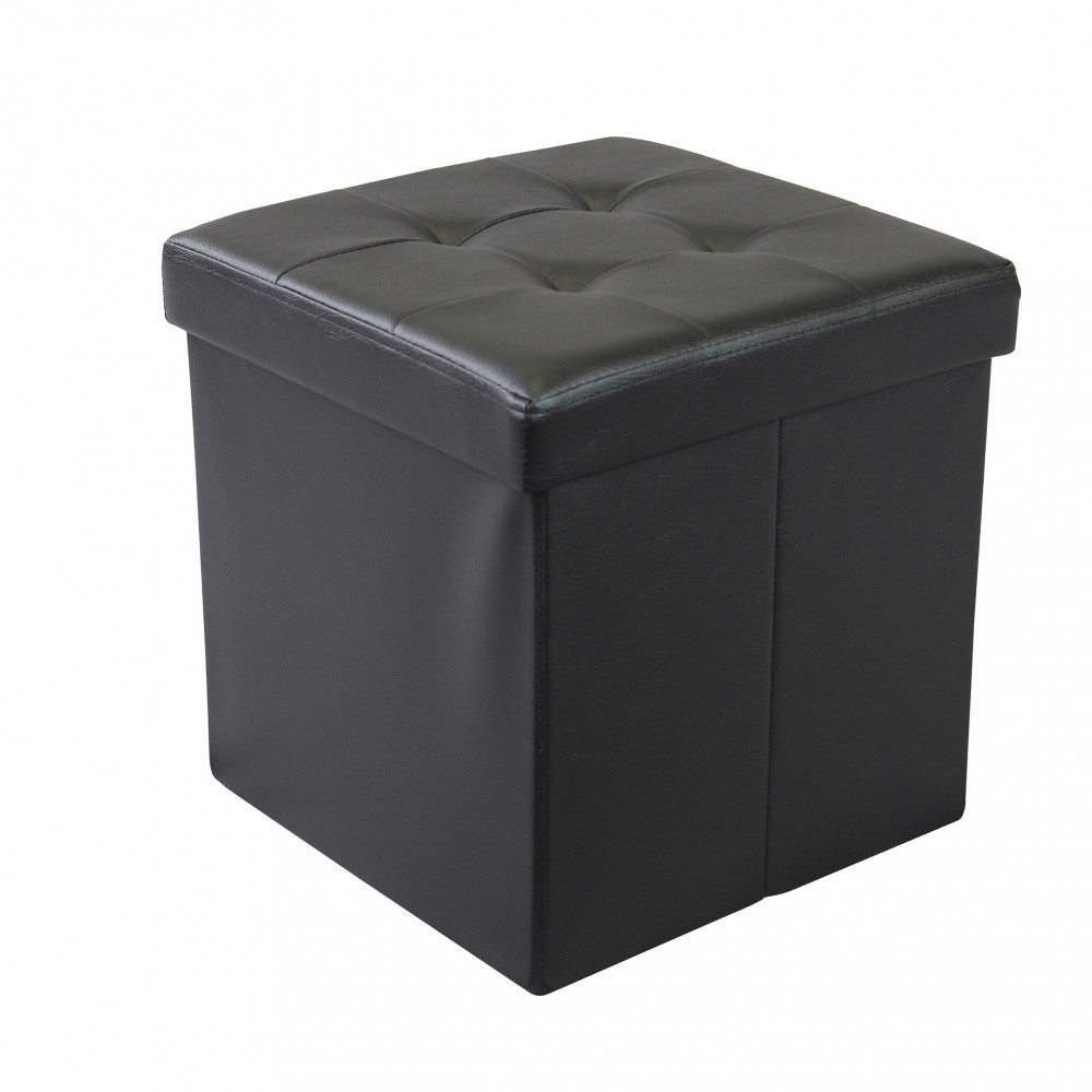 Pouf contenitore quadrato in ecopelle nera con lavorazione capitonné sul coperchio, isolato su sfondo bianco.