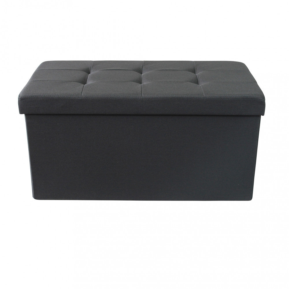 Vista frontale del pouf contenitore rettangolare, che sottolinea la geometria rigorosa e il design minimalista.
