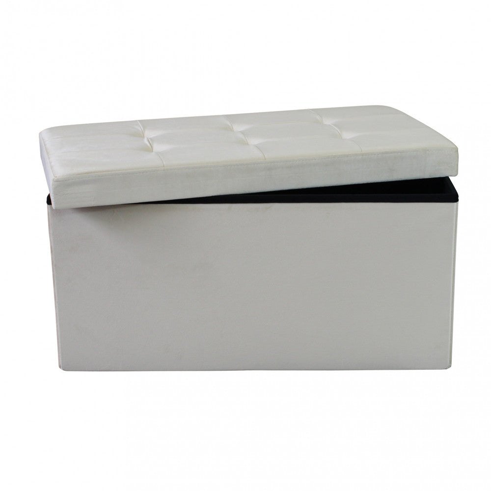 Vista frontale del pouf in velluto beige con coperchio leggermente sollevato che mostra l'interno nero.