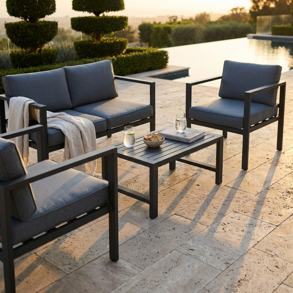 Dettaglio angolare del set lounge Avana 2 P con divano, poltrone e tavolino in alluminio.