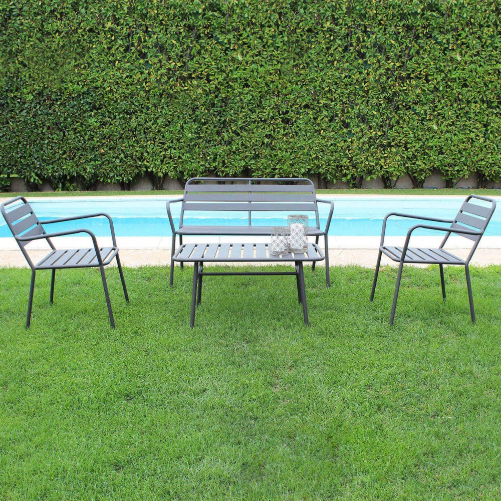 Il Salotto Bristol completo, ambientato in un giardino, che mostra l'eleganza e la funzionalità per il relax all'aria aperta