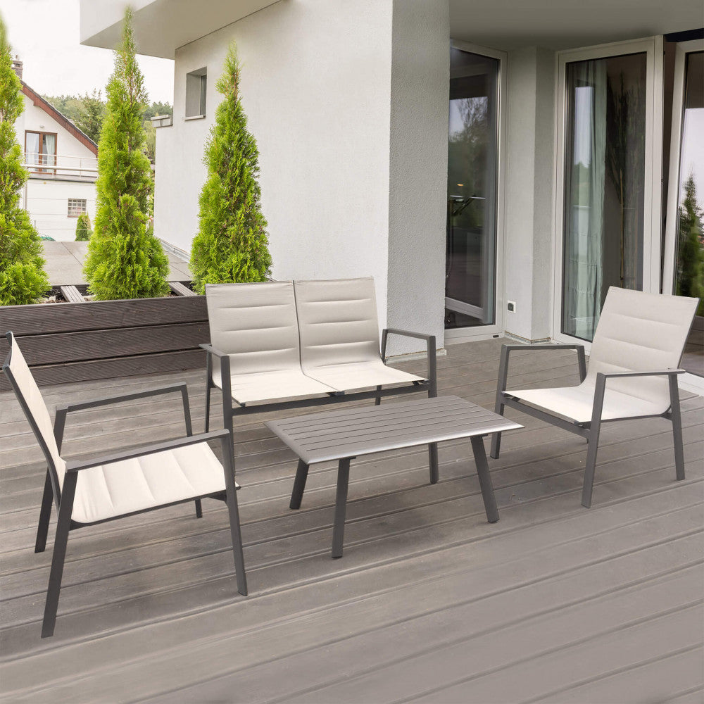 Il Salotto Illinois 2 Posti completo, ambientato in un giardino, che mostra l'eleganza e la funzionalità per il relax all'aperto