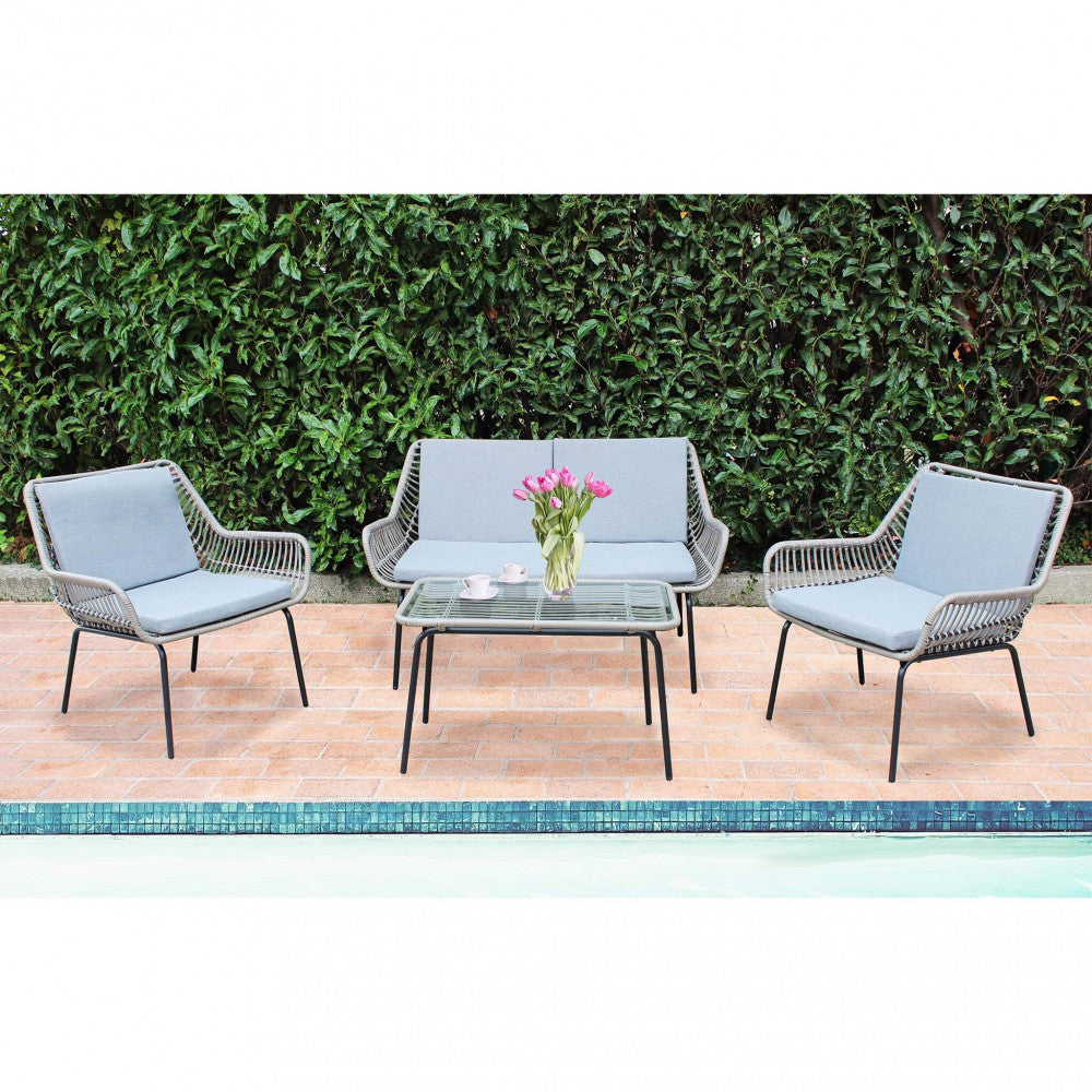 Il Salotto Mombasa completo, ambientato in un terrazzo, che mostra l'eleganza e il comfort per l'esterno