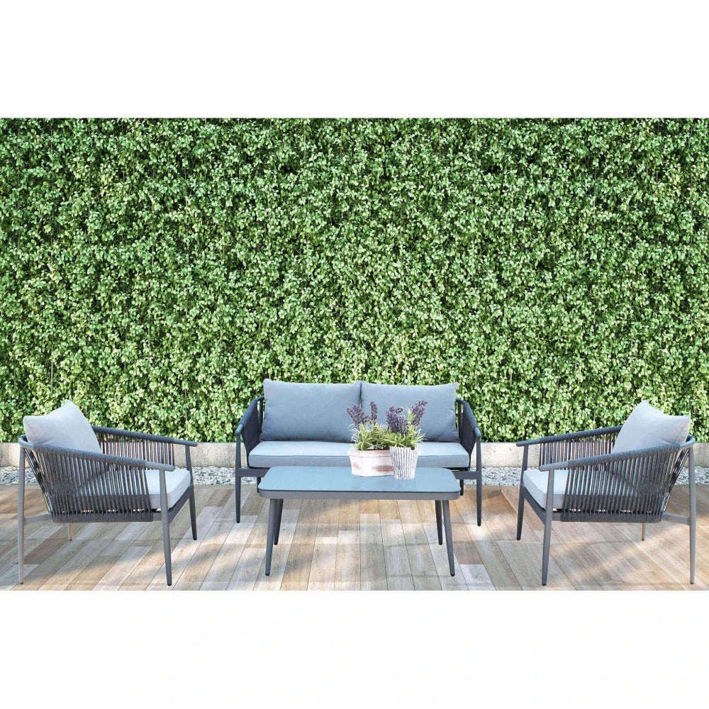 Il Salotto Mumbai 2P completo, ambientato in un giardino o su una terrazza, che mostra l'eleganza e il comfort per l'esterno