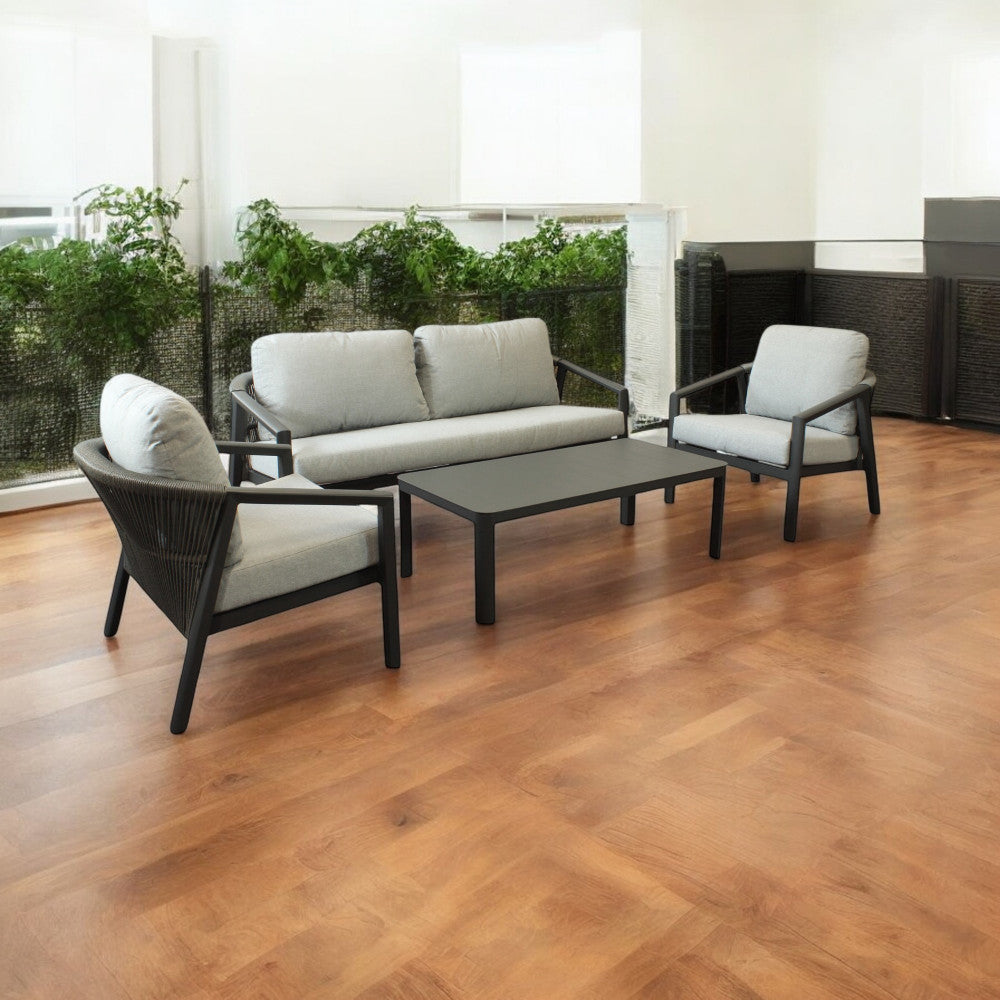 Salotto Tijuana posizionato su un elegante pavimento in parquet per interni o verande.