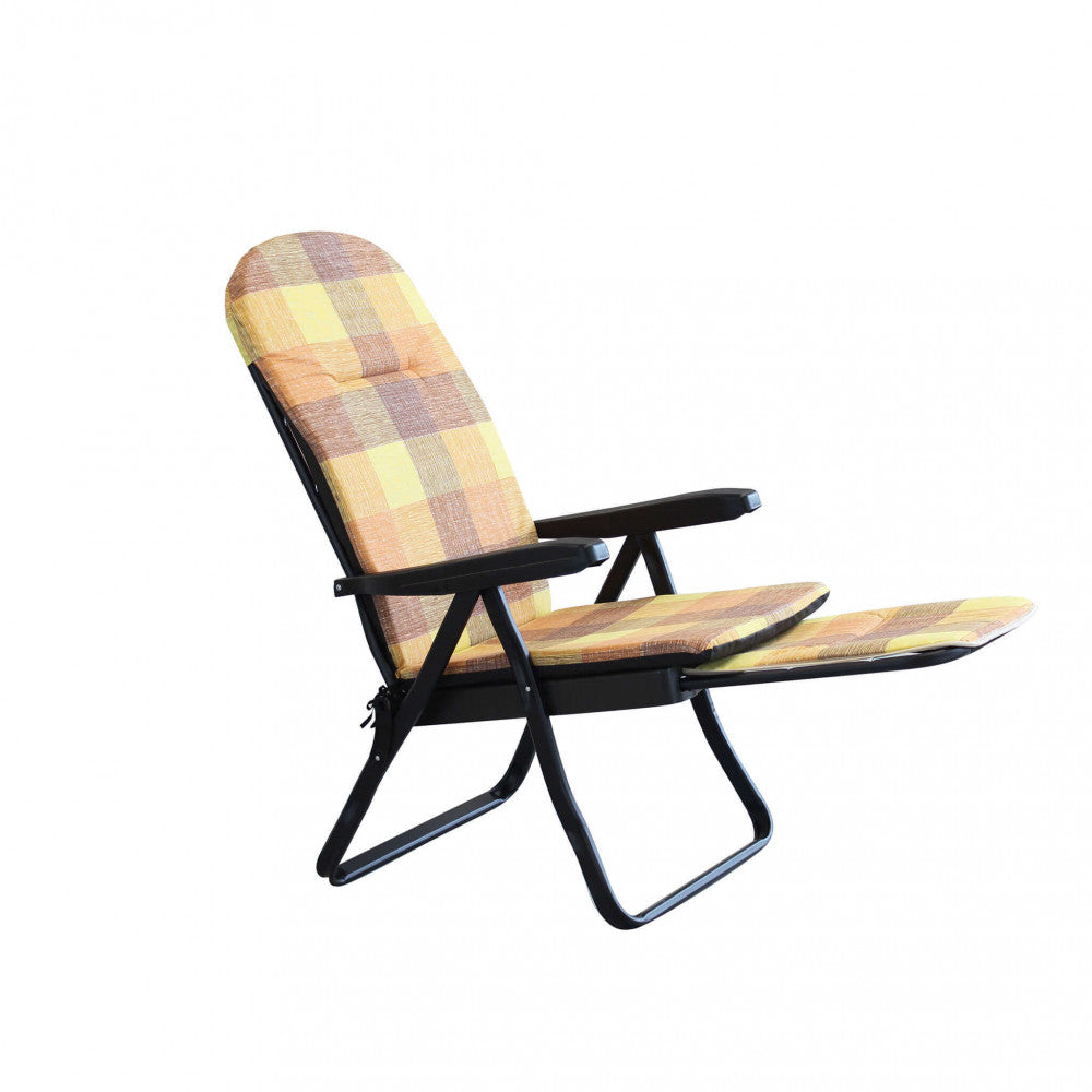 Profilo della poltrona relax Cipro con meccanismo manuale, illustrata in una posizione di medio relax per un comfort ergonomico ottimale.