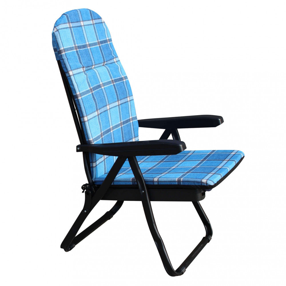 Poltrona relax Cipro in posizione eretta, ideale per conversare o rilassarsi.