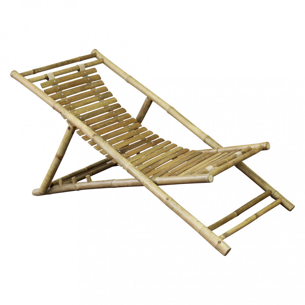 Sdraio dondolo Bellini posizionata in un giardino per momenti di relax.