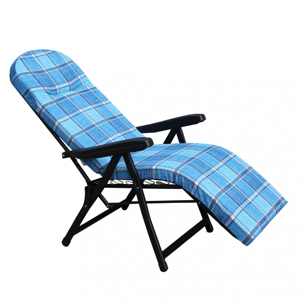 Profilo laterale della seduta relax, evidenziando il meccanismo automatico di reclinazione e il supporto per le gambe.
