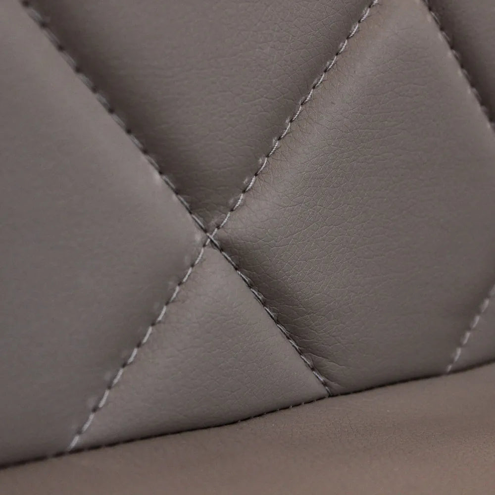 Sedia Blossom Marrone: Comfort in Ecopelle e Struttura in Acciaio, dettaglio cuciture