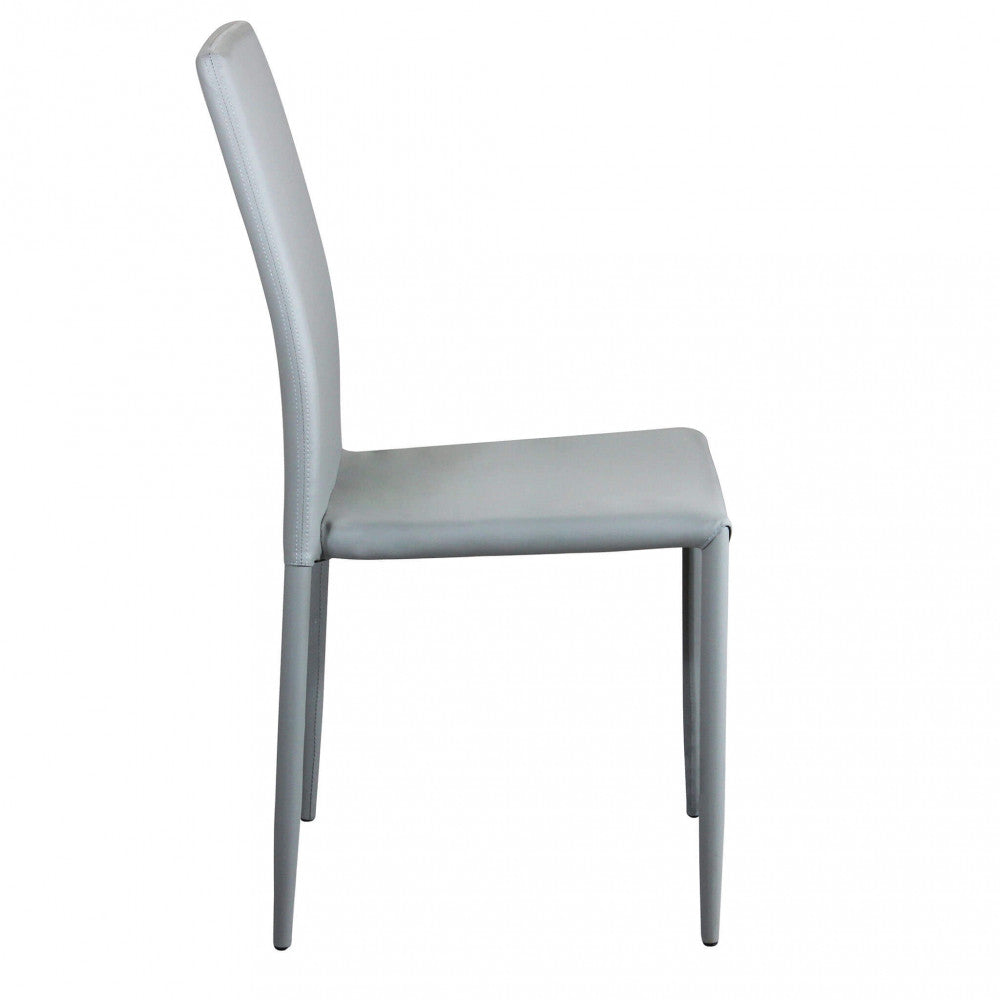 Profilo laterale della sedia Cammie, mostrando la curvatura ergonomica dello schienale.