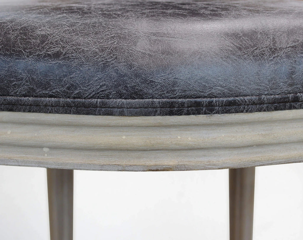 Sedia Constance Ecopelle Vintage Grigio: Comfort Industriale di Lusso, particolare dello schienale