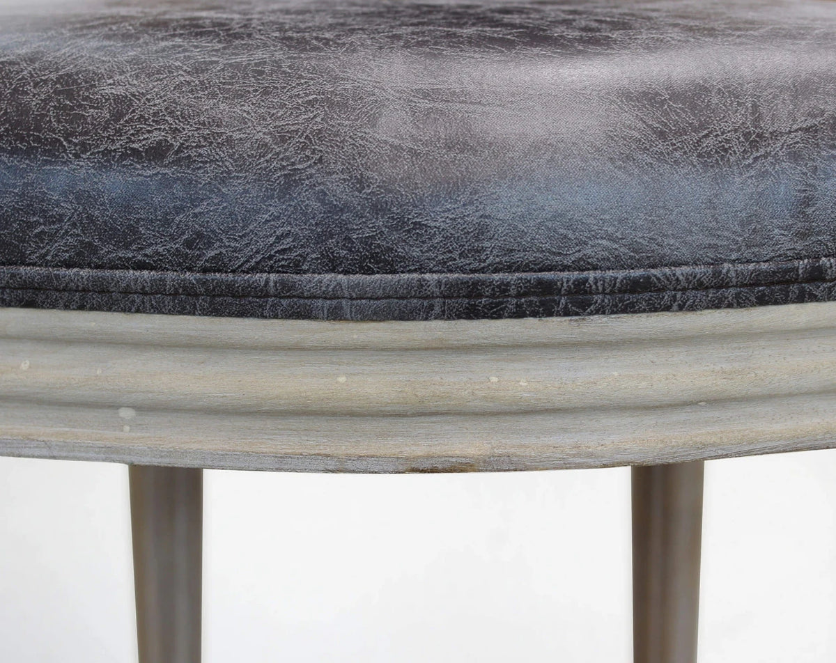 Sedia Constance Ecopelle Vintage Grigio: Comfort Industriale di Lusso, particolare dello schienale