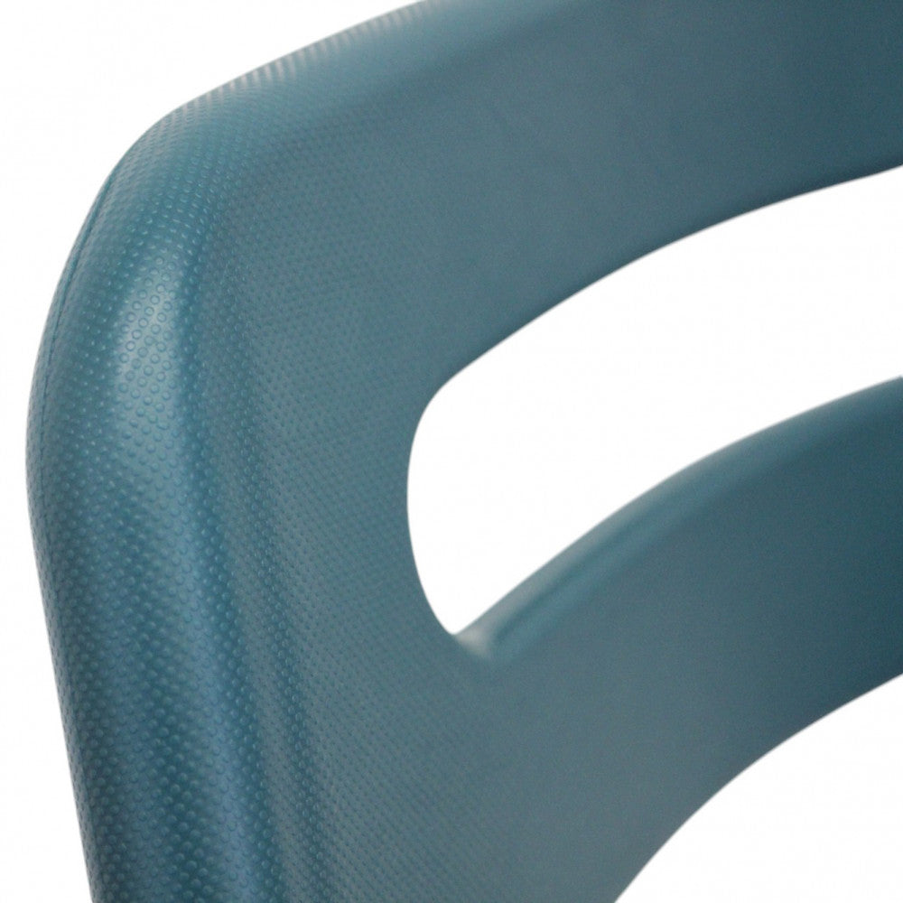 Dettaglio ravvicinato dello schienale ergonomico della sedia ELISABETH in metallo.