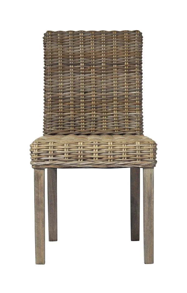 Sedia Lisbona Grey Kubu con struttura in legno e seduta in fibra naturale, ideale per interni e verande, vista frontale