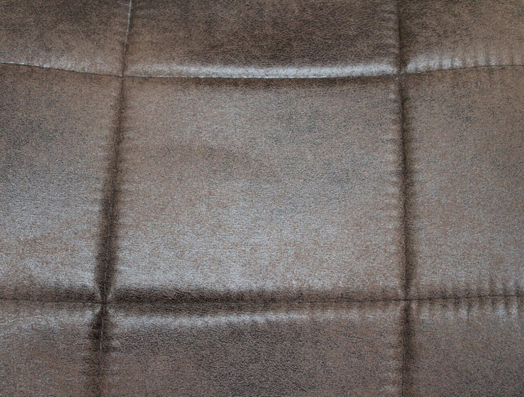 Sedia Cosma con Impunture Geometriche