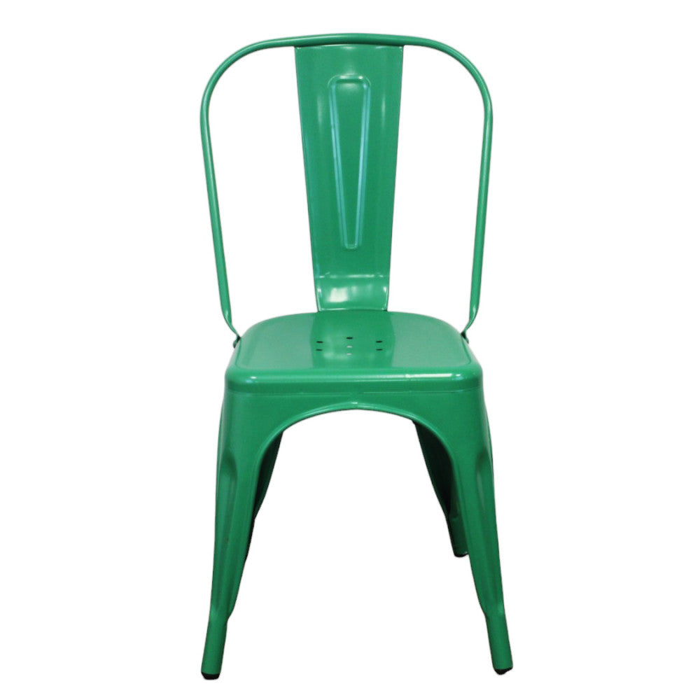 Vista frontale della sedia Lola verde, mostrando la simmetria del design.