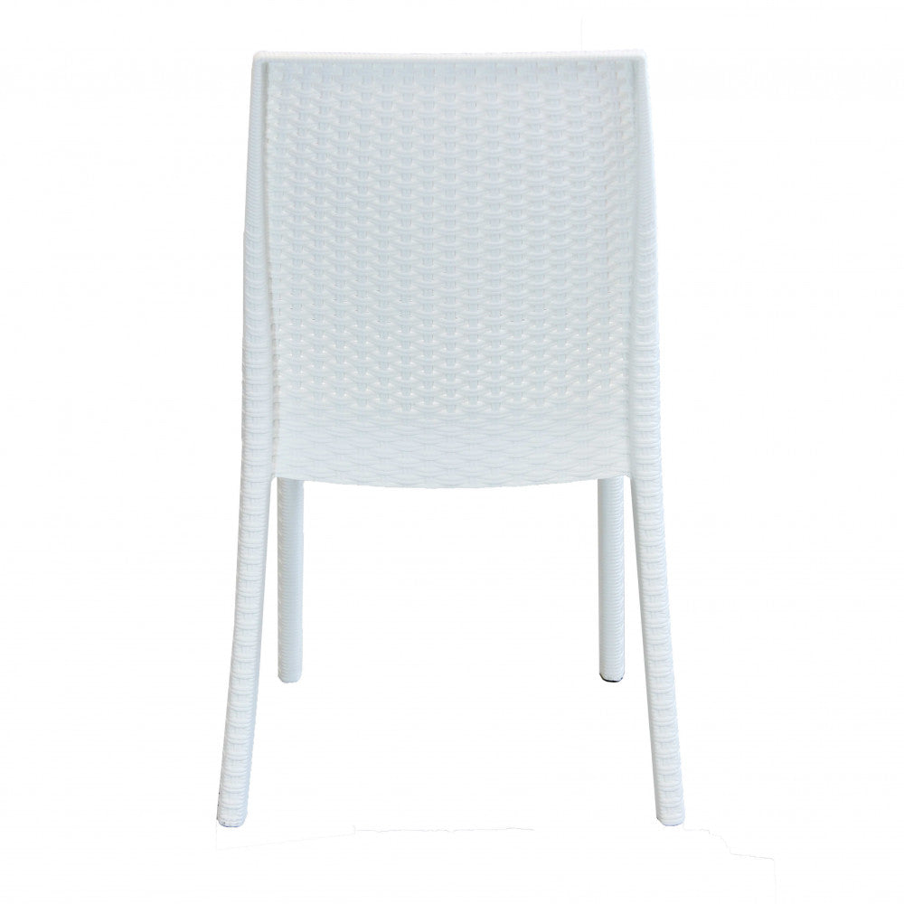 Dettaglio del retro dello schienale della sedia Virginia, con focus sulla precisione dell'intreccio in wicker.