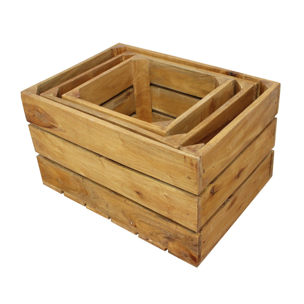 Set di 3 contenitori in mogano impilati uno dentro l'altro per mostrare il design salvaspazio.