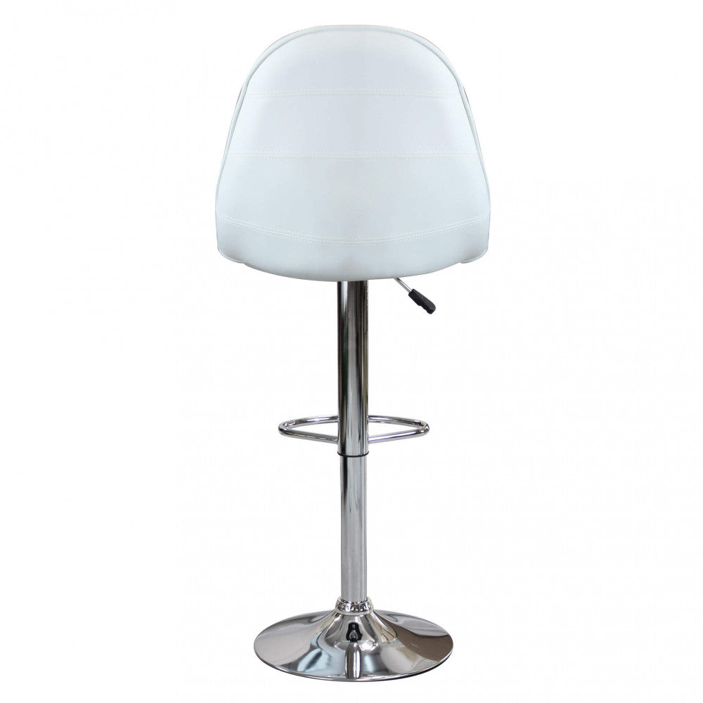 Vista posteriore dello sgabello Flynn con cuciture orizzontali sullo schienale bianco.