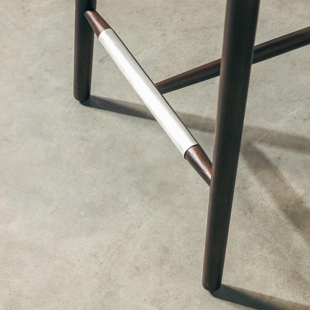 Sgabello Juliette beige con gambe in frassino noce - NN-JUL-UPH-STO-WAL-260 - foto 5