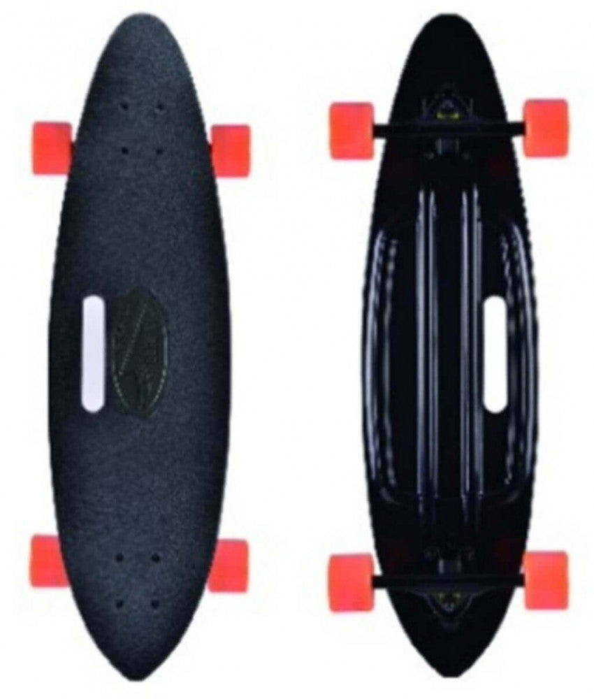 Vista superiore e inferiore dello skateboard SKATE STREET 2, caratterizzato da una tavola nera testurizzata con fessura centrale per la presa e ruote a contrasto in un vivace colore arancione.