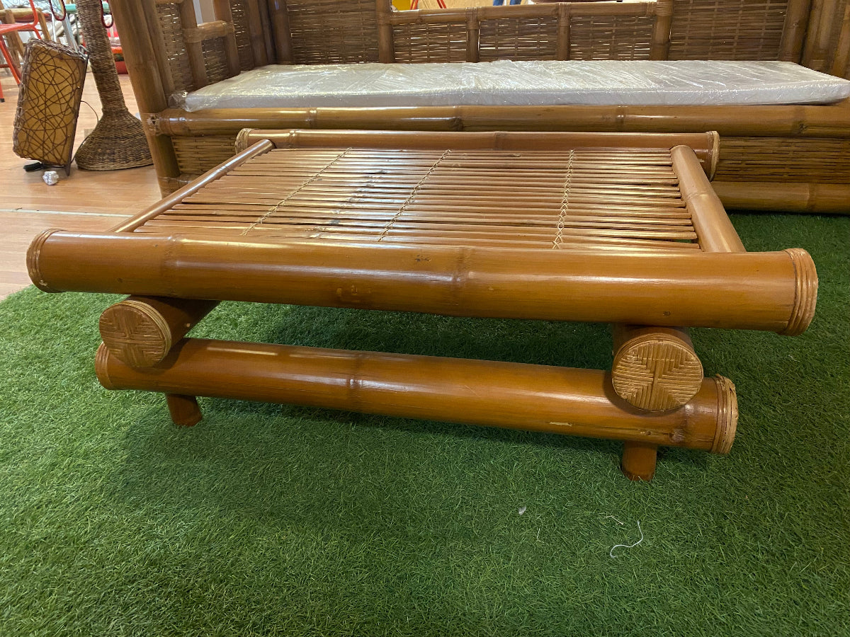 Tavolino in bambù naturale per il salotto