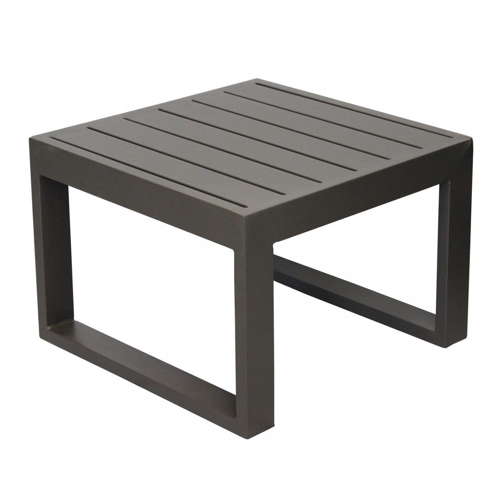 Tavolino outdoor Cosma con struttura geometrica e gambe a slitta