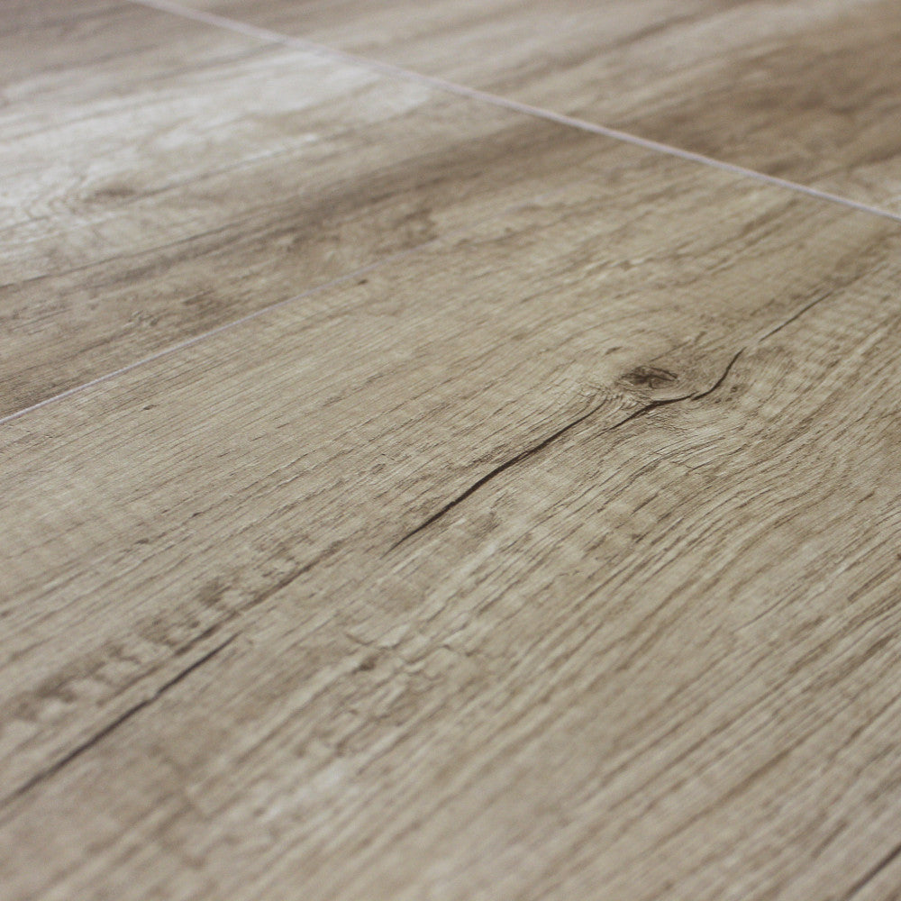Superficie del tavolo Garfield che mostra la texture realistica del legno naturale.