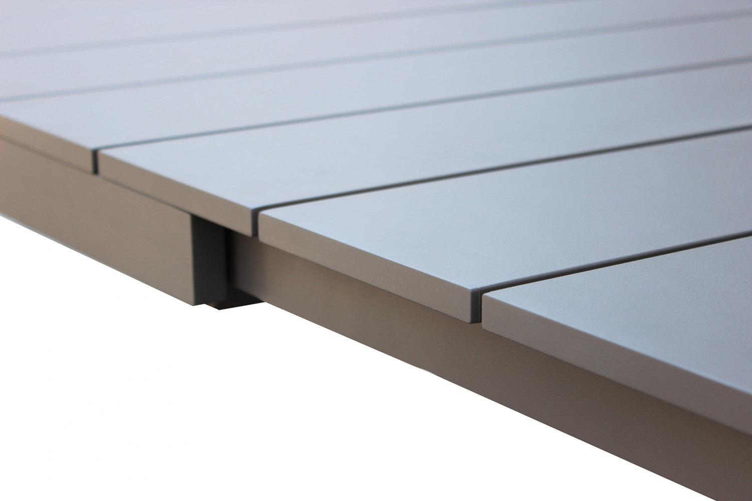 Tavolo allungabile da esterno in alluminio, lunghezza variabile da 215 a 281 cm.