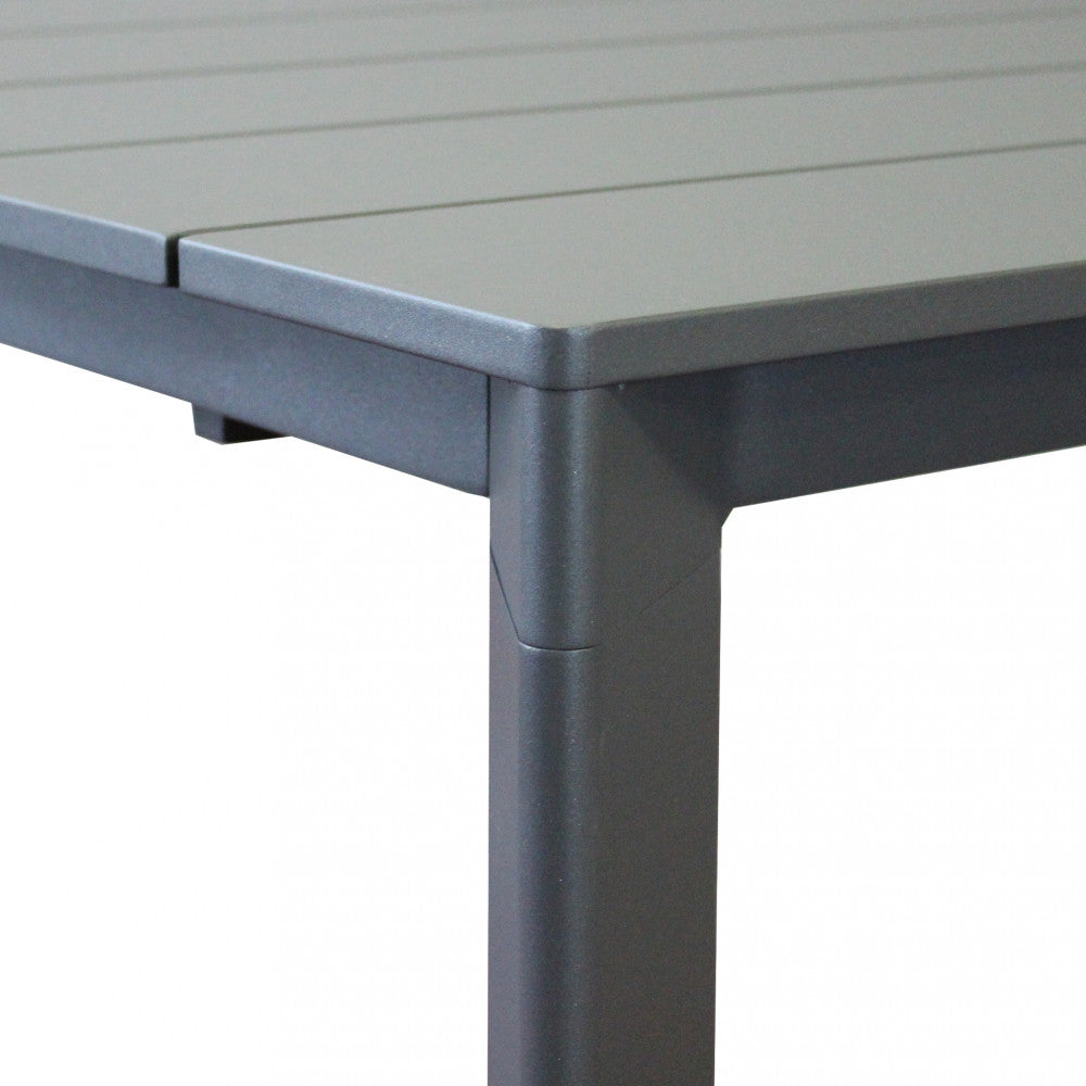 Tavolo per esterno in alluminio antracite.