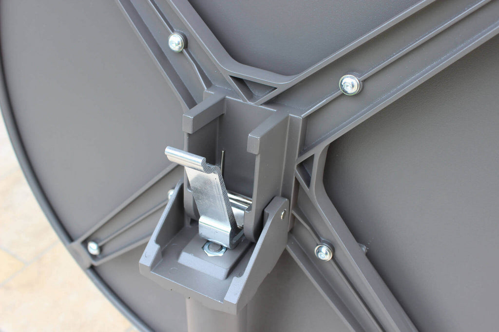 Dettaglio del Tavolo Vega, struttura robusta e design moderno per arredare spazi esterni | Albert Stock