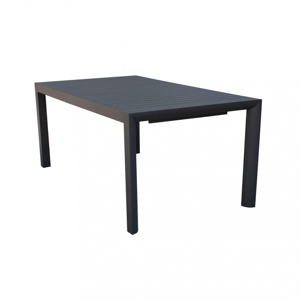 Tavolo da giardino Houston nella sua configurazione compatta, con focus sulle doghe in alluminio del piano.