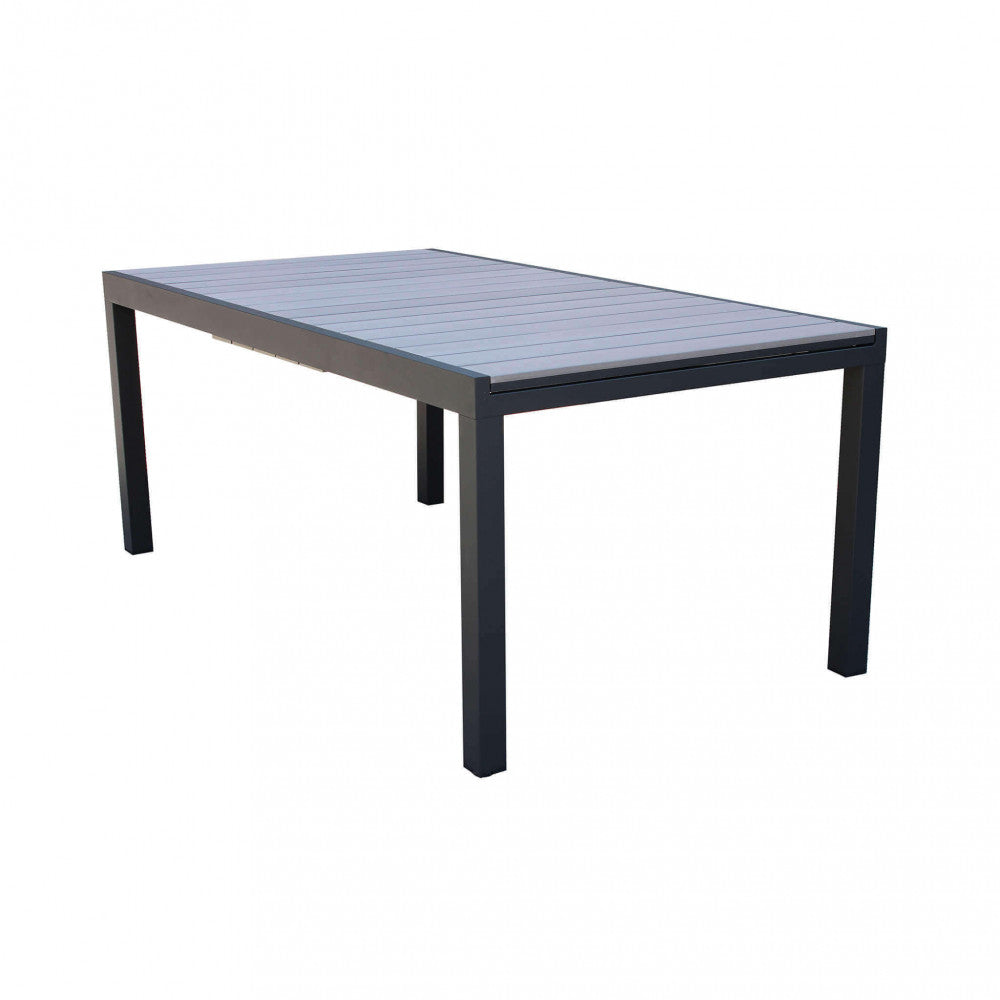 Tavolo da giardino Pental nella sua configurazione chiusa da 180 cm su sfondo bianco.