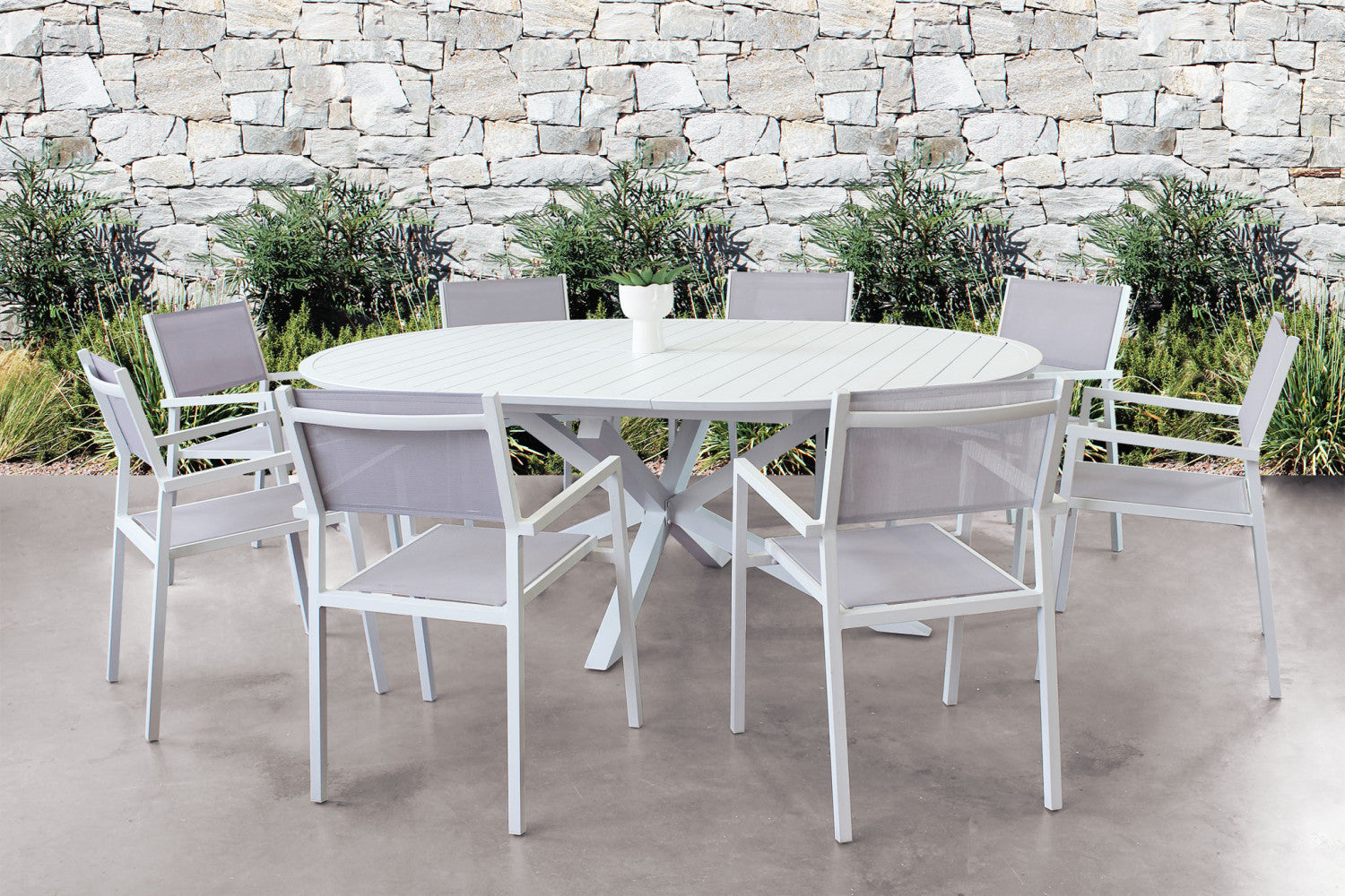 Tavolo rotondo allungabile da esterno Camelot bianco in alluminio, diametro variabile da 150 a 204 cm.