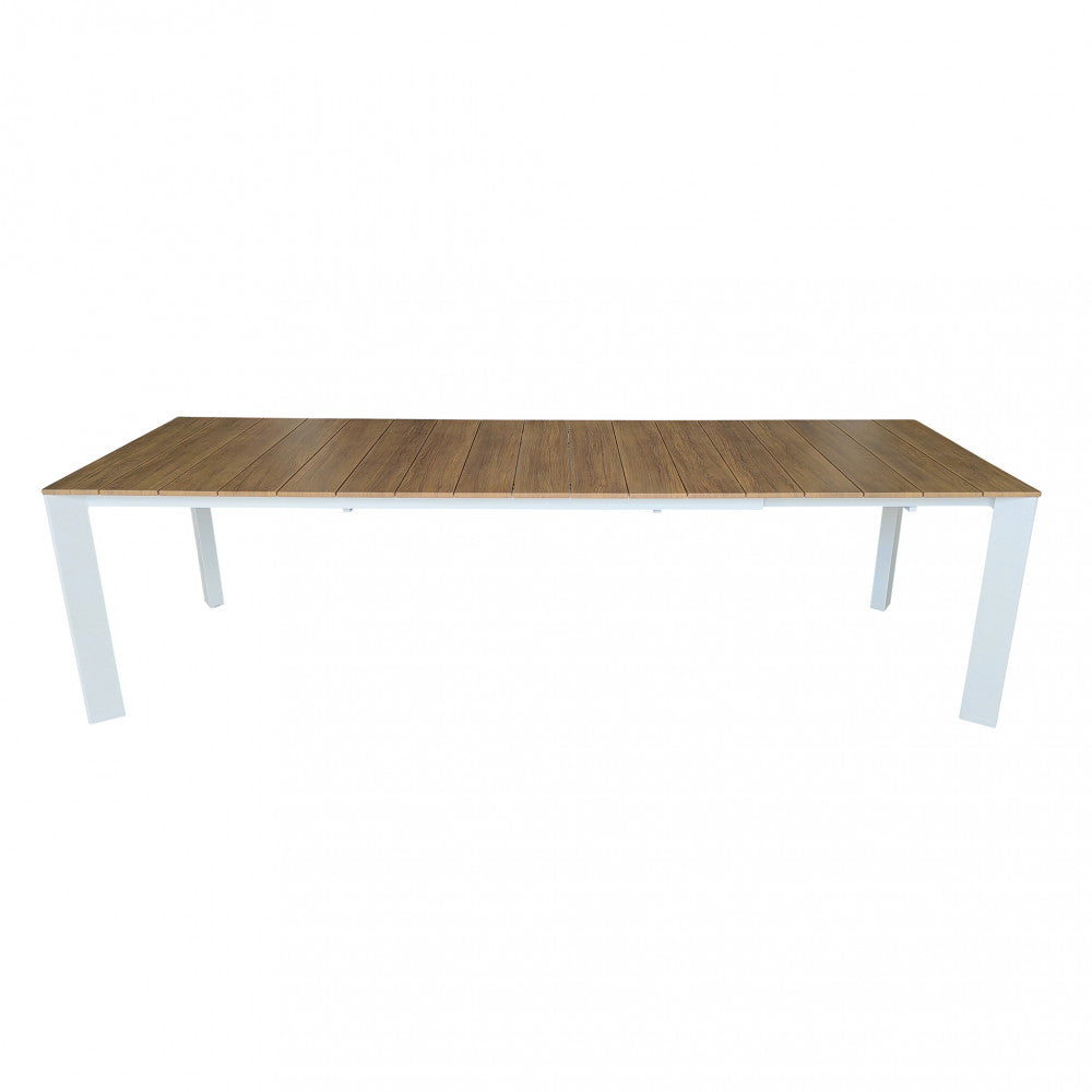Dettaglio della superficie effetto legno del tavolo da giardino, con venature realistiche e finitura premium.