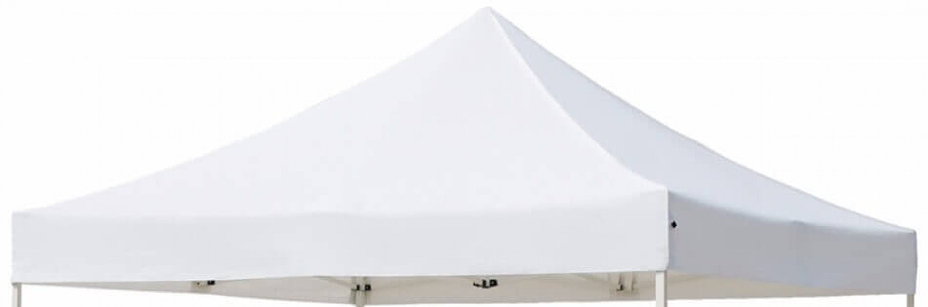 Telo di copertura per gazebo Pantheon 3x3 in poliestere bianco, teso su una struttura invisibile, che mostra la sua forma piramidale e la trama resistente del tessuto alla luce naturale.