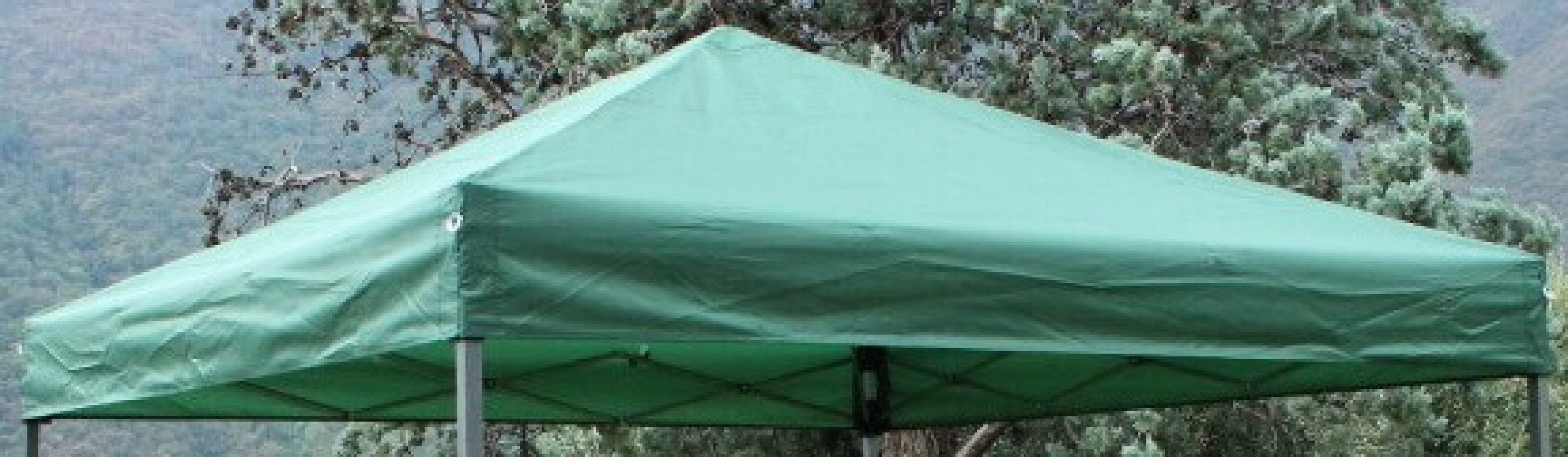 Telo per gazebo Cosma Holiday 3 x 4,5 verde bosco, vista frontale della silhouette piramidale