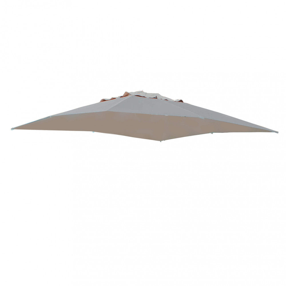 Dettaglio del telo ombrellone Pegaso taupe 3x4, che mostra la caduta elegante del tessuto tecnico da esterno e la precisione delle finiture sartoriali.