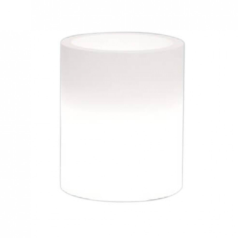 Dettaglio ravvicinato del vaso luminoso cilindrico spento su sfondo bianco.