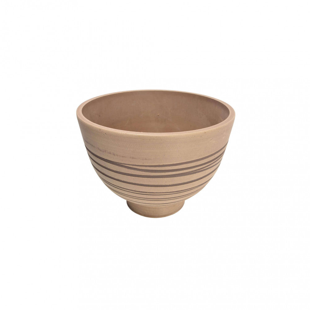 Vista frontale del Vaso Piccolo Narciso color taupe, che evidenzia le eleganti linee orizzontali decorative su sfondo bianco.