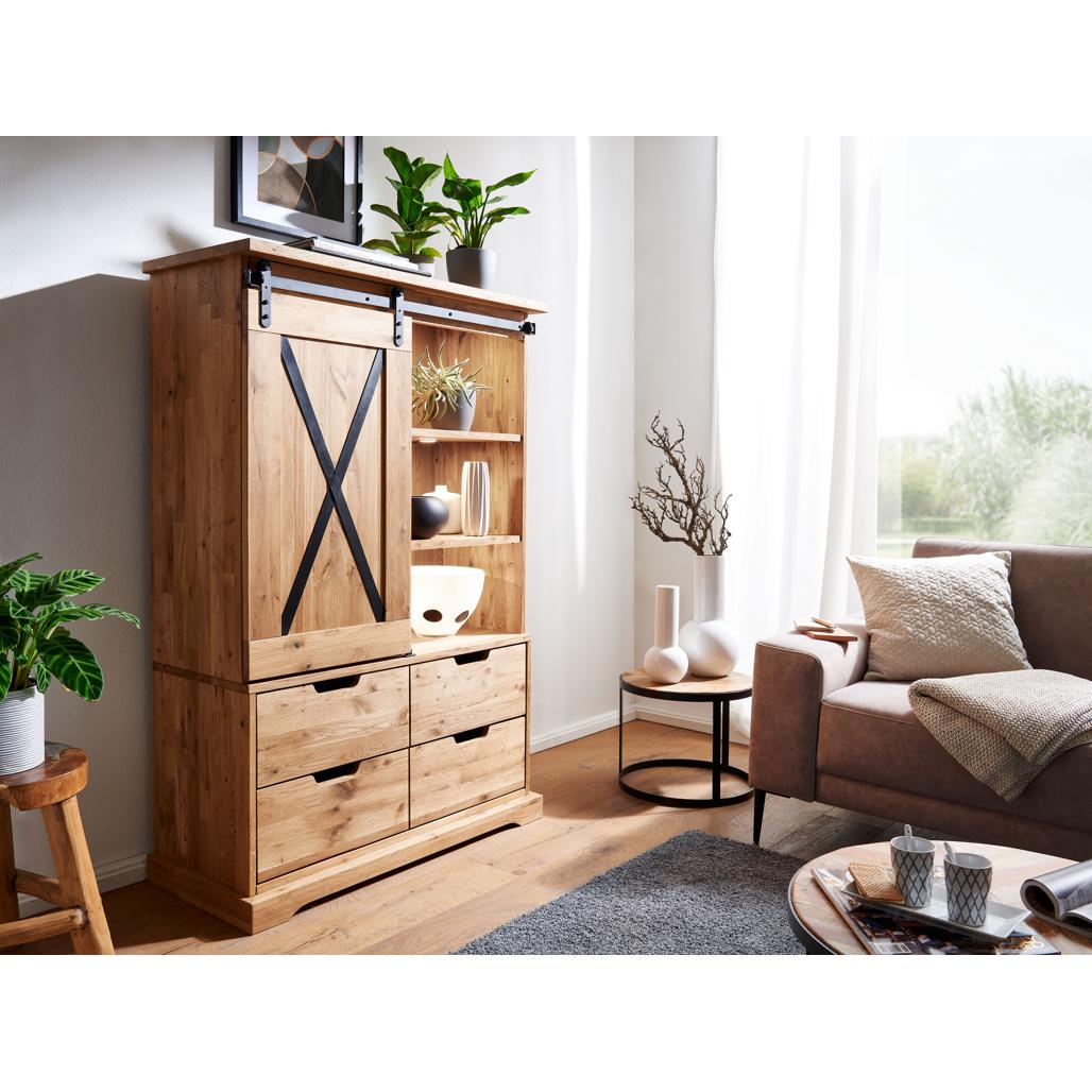 Vetrina Nyks I in rovere oliato con anta scorrevole e dettaglio metallico a "X", ideale per esporre e organizzare in un soggiorno moderno | Albert Stock