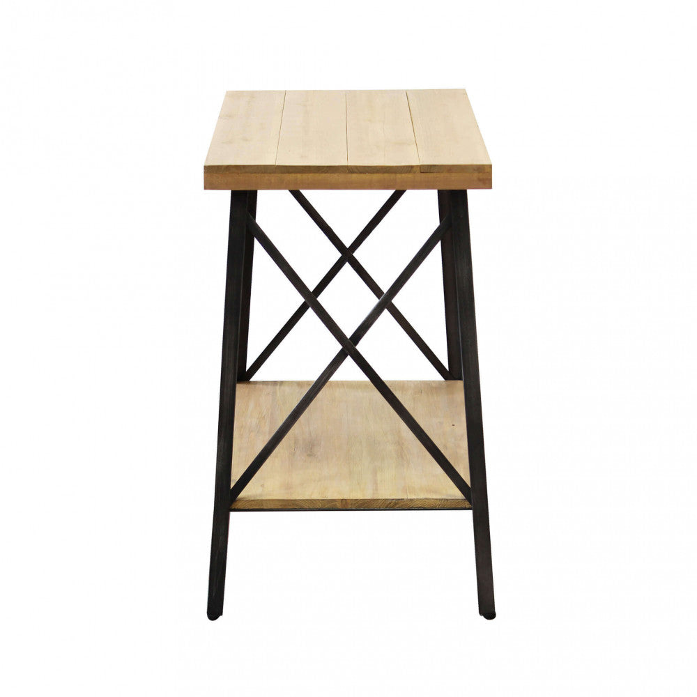 Dettaglio del tavolino Auberon, un arredo robusto in legno e metallo per soggiorni e uffici | Albert Stock